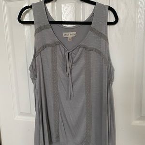 Gray sleeveless shirt
